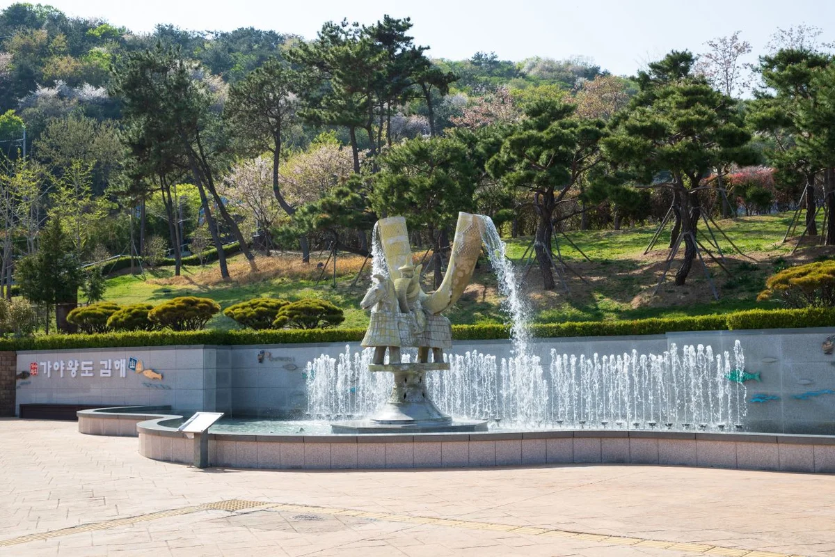 가야테마파크 낚시 (출처 : 한국관광공사)