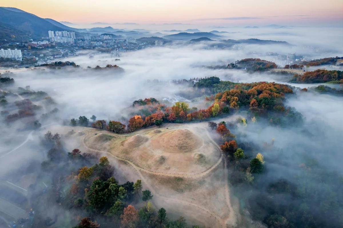 화왕산, 억새와 푸른 기운의 조화 - 창녕 여행